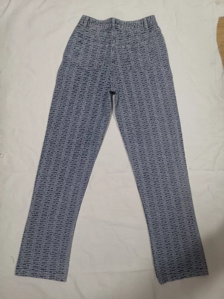 DY010 (74) (3)